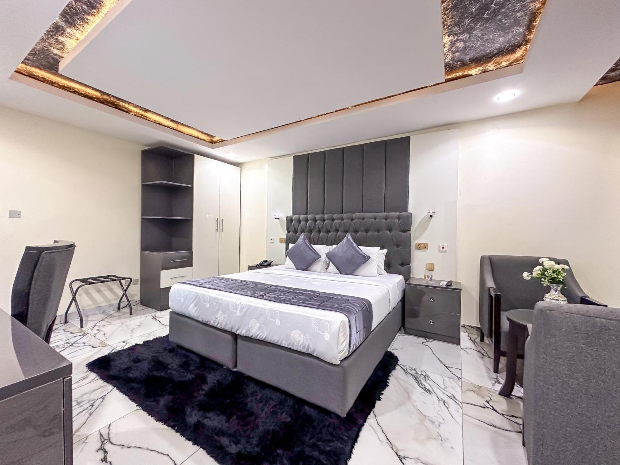 Parkview Astoria 4*